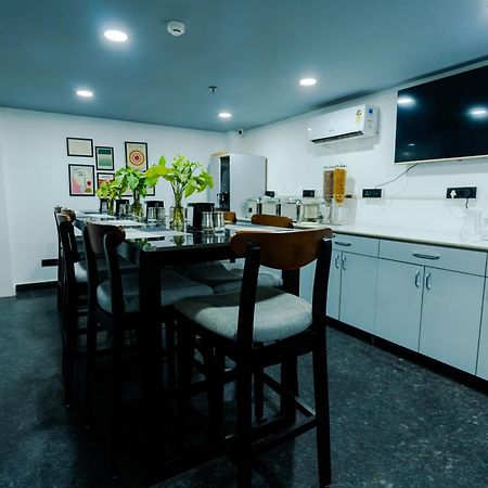 Bedchambers Luxury Apartment Near Golf Course Road Gurgaon Luaran gambar