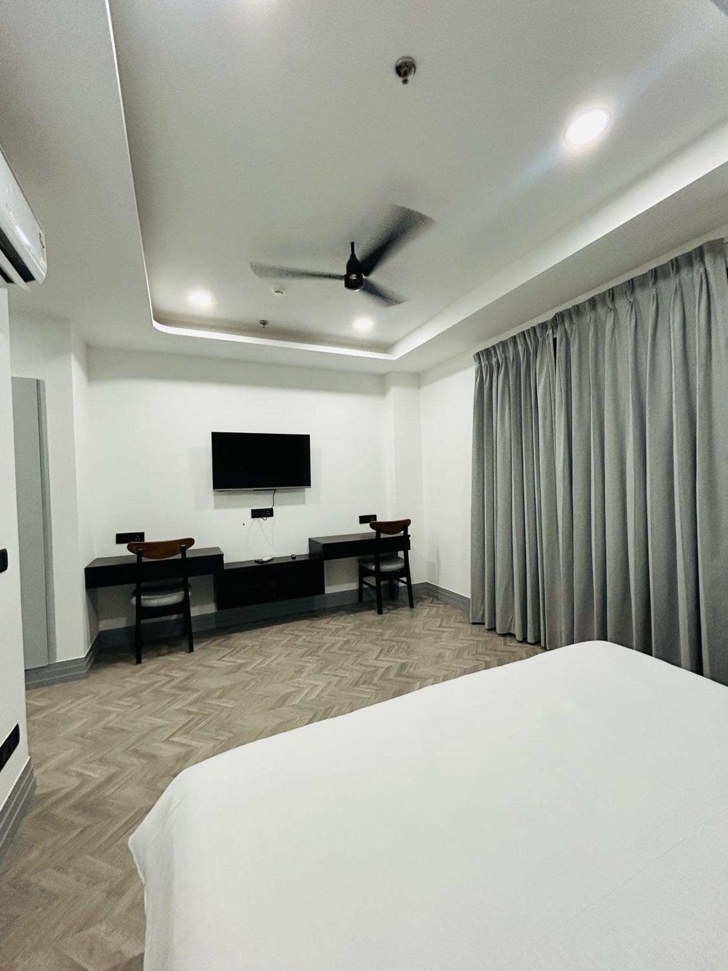 Bedchambers Luxury Apartment Near Golf Course Road Gurgaon Luaran gambar