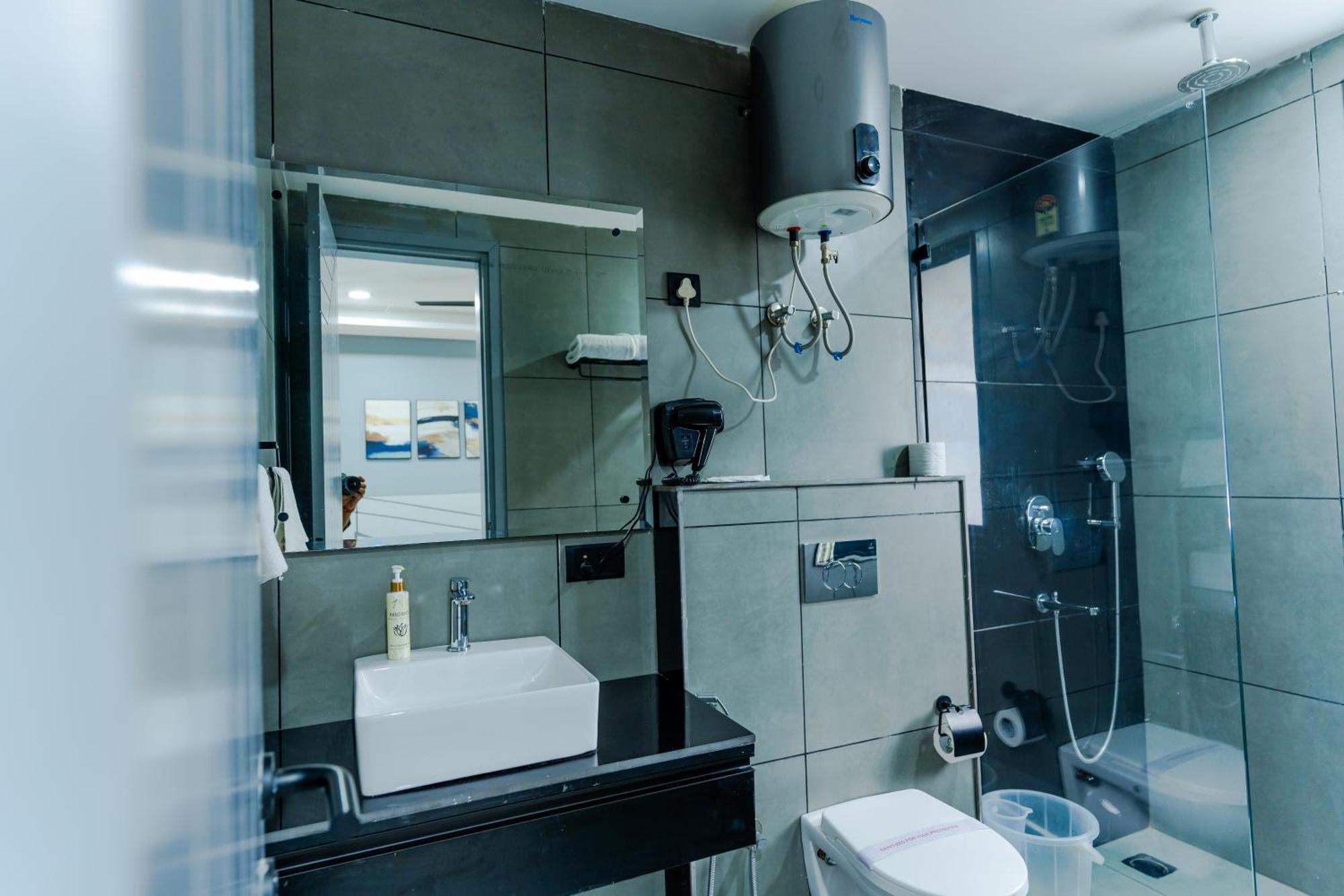 Bedchambers Luxury Apartment Near Golf Course Road Gurgaon Luaran gambar